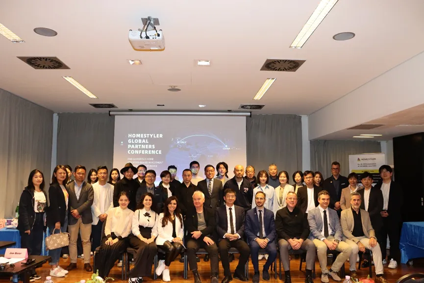 米兰掀起“3D+AI”科技热潮，居然之家携手居然设计家亮相第62届米兰国际家具展